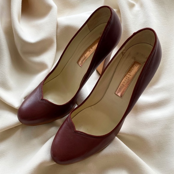 Rupert Sanderson Burgundy Pumps, size 42. Fits like an 11/11.5 - Picture 2 of 3